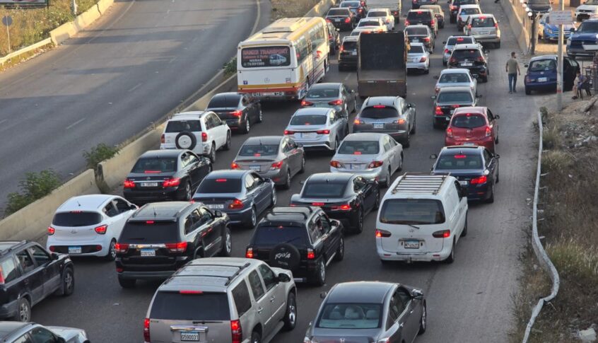 زحمة سير خانقة جداً من بيروت باتجاه محافظتي الجنوب والنبطية