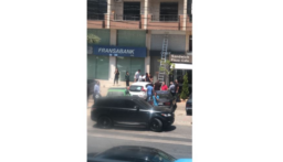 إصابة شاب بجروح حرجة إثر سقوطه عن عمود كهرباء في شكا
