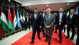 وزير الخارجية السوري يصل إلى بغداد لحضور القمة العربية