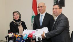 المكاوي تسلم من الحجار نتائج الإنتخابات البلدية والاختيارية