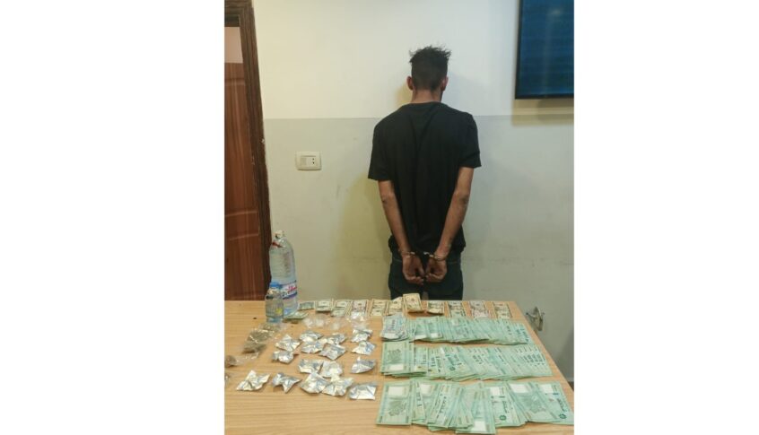 ينشط بتجارة وترويج المخدرات في صيدا.. “المعلومات” أوقفته وضبطت بحوزته كميّة من المواد المخدّرة