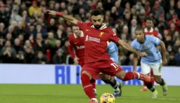 محمد صلاح يتصدر غلاف مجلة “الكرة الذهبية”