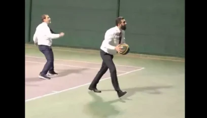بالفيديو- أحمد الشرع وأسعد الشيباني يلعبان كرة السلة بـ”ملابس رسمية”