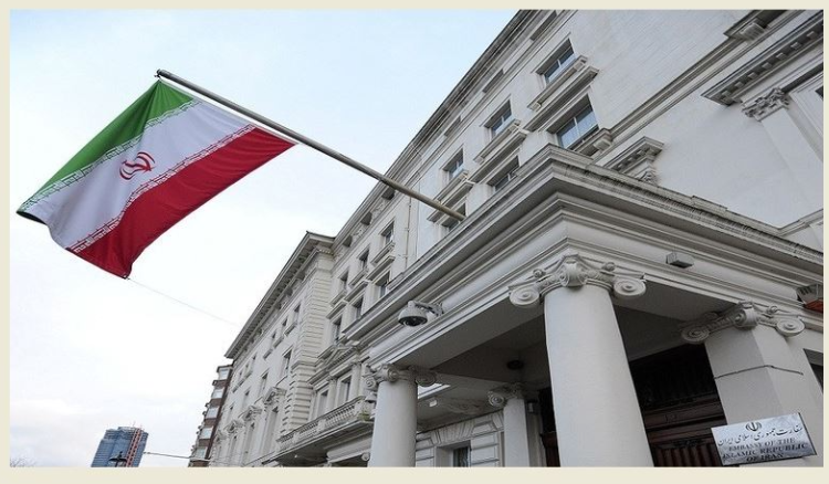 السفارة الإيرانية فتحت سجل التعازي تكريما لضحايا ميناء “الشهيد رجائي” في بندر عباس – جنوب ايران