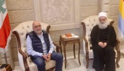 اتصال بين شيخ العقل وجنبلاط للبحث بواقع الحال في ضوء المستجدات