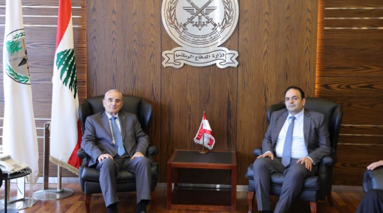 وزير الدفاع عرض الاوضاع مع ناصر وقاطيشا