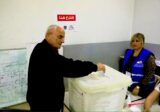 وزير الدفاع يدلي بصوته وينوّه بكل الجهود لإنجاح الاستحقاق الوطني