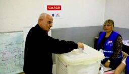 وزير الدفاع يدلي بصوته وينوّه بكل الجهود لإنجاح الاستحقاق الوطني