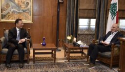 بري يستقبل السفير الصيني في زيارة وداعية