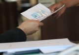 مخالفة في زغرتا: ناخب يقترع بإخراج قيد فقط خلافاً لتعميم الداخلية