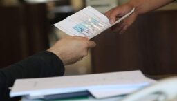 مخالفة في زغرتا: ناخب يقترع بإخراج قيد فقط خلافاً لتعميم الداخلية
