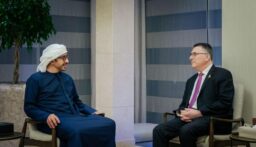 وزير خارجية الإمارات اتفق مع نظيره الإسرائيلي على إدخال مساعدات إماراتية عاجلة الى غزة