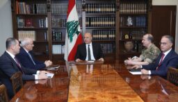الرئيس عون يترأس اجتماعًا أمنيًا بحضور وزير الدفاع، اللواء ميشال منسى، وقائد الجيش، العماد رودولف هيكل، ومدير المخابرات، العميد أنطوان قهوجي، والمستشار الأمني والعسكري، العميد أنطوان منصور
