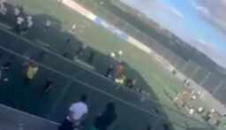 طعن لاعب بالسكين ووقوع اصابات… هذا ما حصل في مباراة البرج والرياضي