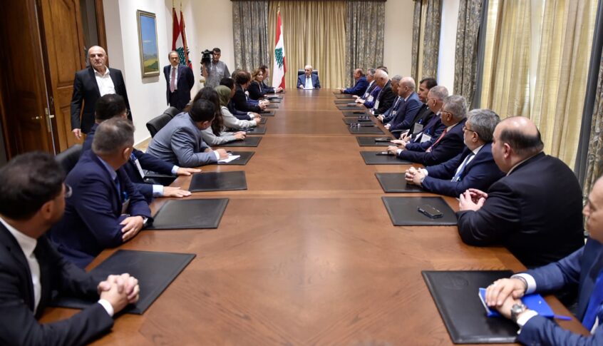 بري: لبنان يرحب بكل جهد إستثماري للمساهمة في إعادة النهوض والإعمار من الاشقاء العرب وخاصة من الشقيقة الكبرى مصر