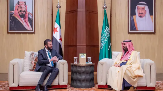 اتصال هاتفي بين الشرع وولي العهد السعودي يؤكد دعم المملكة لوحدة سوريا