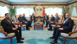 نائب أردوغان يعقد اجتماع عمل مع الشرع في أنقرة