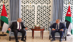 رئيس وزراء الأردن: التصدّي لتهجير الفلسطينيين وتثبيتهم على أرضهم أولوية أردنية قصوى