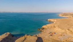 إيران تعلن رفضها لما ورد في بيان القمة العربية ببغداد حول الجزر الثلاث