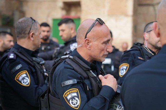 إذاعة جيش العدو: العثور على عبوة ناسفة في مبنى بلدية رهط شمالي النقب والشرطة تعمل على تفكيكها