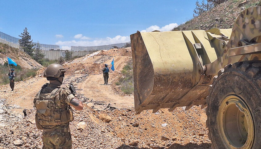 الجيش: نزيل سواتر ترابية أقامها العدو الإسرائيلي في خراج بلدة العديسة(بالصور)
