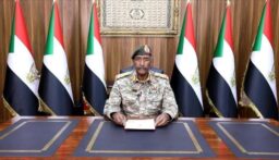 البرهان يعيّن كامل إدريس رئيساً لوزراء السودان
