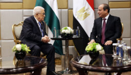 السيسي يلتقي نظيره الفلسطيني في موسكو
