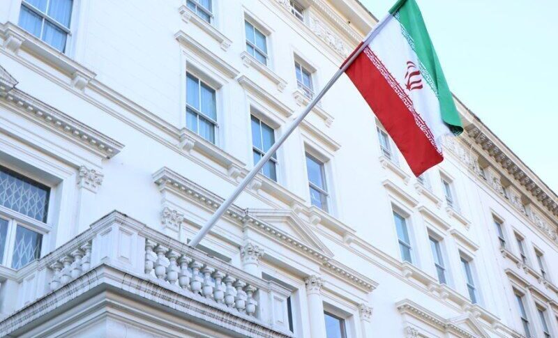 السفير الإيراني لدى بريطانيا يحذّر من “عمليات العلم الكاذب”للإضرار بالعلاقات