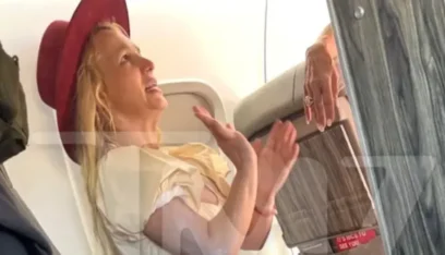 أشعلت سيجارة ودخنت.. بريتني سبيرز تثير ذعر مضيفي طيران