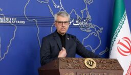 إيران تدعو لضبط النفس وتحذّر من تدخّل إسرائيل بين باكستان والهند