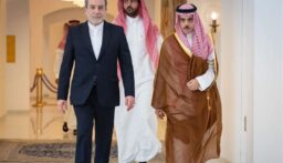 عراقجي يجري مباحثات مع وزير الخارجية السعودي في جدة