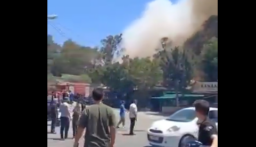 بالفيديو: حريق كبير عند مدخل الجامعة اللبنانية في منطقة الحدث