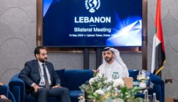 المدير العام للاقتصاد والتجارة يلتقي رئيس مسار كيمبرلي خلال اجتماعات دبي