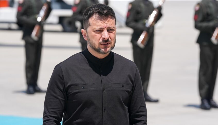 الرئيس الأوكراني يصل الى تركيا