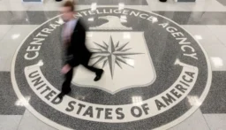 ضباط في CIA يطلقون النار نحو امرأة عند مدخل مقرّ الاستخبارات المركزية