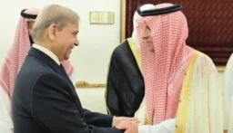 مساعٍ سعودية للتهدئة ووقف التصعيد.. الجبير يزور الهند وباكستان