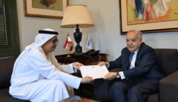 وزير الثقافة تسلم دعوة من القائم بالأعمال الإماراتي لإلقاء محاضرة عن الأوضاع الدولية