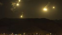العدو الإسرائيلي يلقي قنابل مضيئة في أجواء شبعا محيط موقع الرادار.