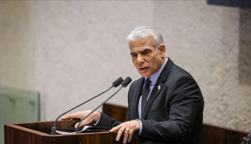 زعيم المعارضة الإسرائيلية يعدّد في الكنيست إخفاقات نتنياهو خلال عامين ونصف