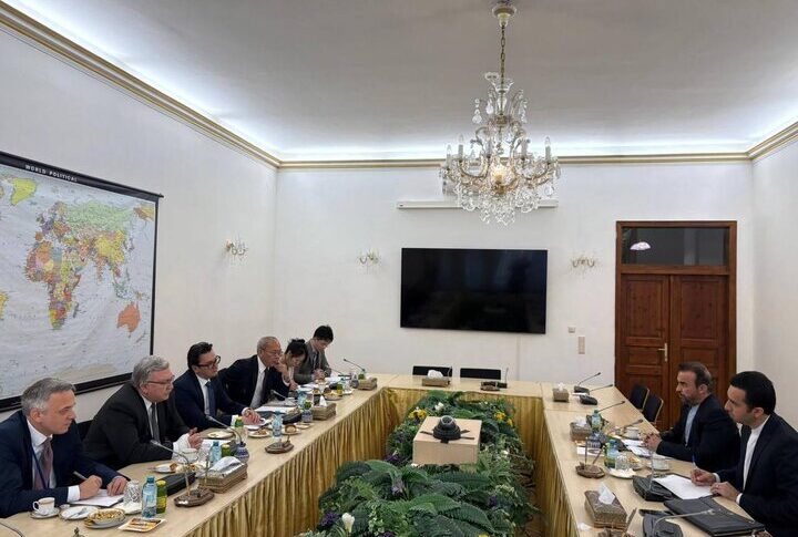 ممثّلو ايران وروسيا والصين يجتمعون في فيينا