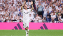 ريال مدريد يختار خليفة مودريتش لارتداء القميص رقم 10