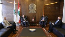 وزير الدفاع خلال لقاءه منسق الأمم المتحدة في لبنان: لتمديد مهمة اليونيفيل من دون أي تعديلات