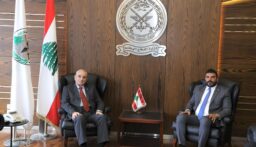 وزير الدفاع التقى سفير اوغندا واستقبل وهاب