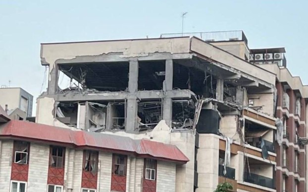 إسرائيل تشن ضربات جوية متتالية على إيران وأنباء عن استشهاد رئيس هيئة الأركان العامة وقائد الحرس الثوري وعدد من القيادات