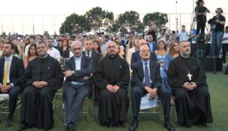 الجامعة الأنطونية تخرج طلاب دفعة 2025 وتدعوهم للتجذّر بأرض الوطن (بالصور)