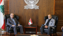لقاء بين وزير الدفاع وشهيب عرض سبل دعم الجيش