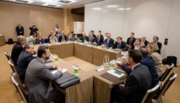 بيان “الترويكا” الأوروبية والاتحاد الأوروبي بعد اللقاء مع عراقجي: نحث على إيجاد حل تفاوضي لضمان عدم حصول إيران على سلاح نووي