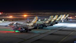وزير خارجية السعودية يناقش مع نظيره القطري الهجوم الإسرائيلي على إيران