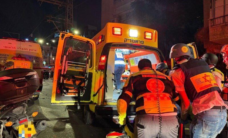 القناة 14 العبرية: هناك إصابات حرجة بالقصف الإيراني على “إسرائيل”