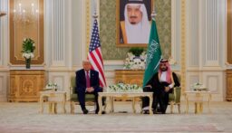 ولي العهد السعودي يبحث مع الرئيس الأميركي تطورات المنطقة